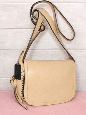 Coach Dakota Women’s Beige Crossbody Shoulder Bag